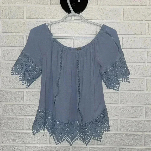Charlotte Russe  Top - Picture 1 of 3